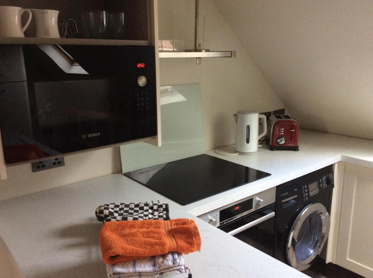 2 Bedroom Furnished Apartment In A Rural Position Stone  Εξωτερικό φωτογραφία